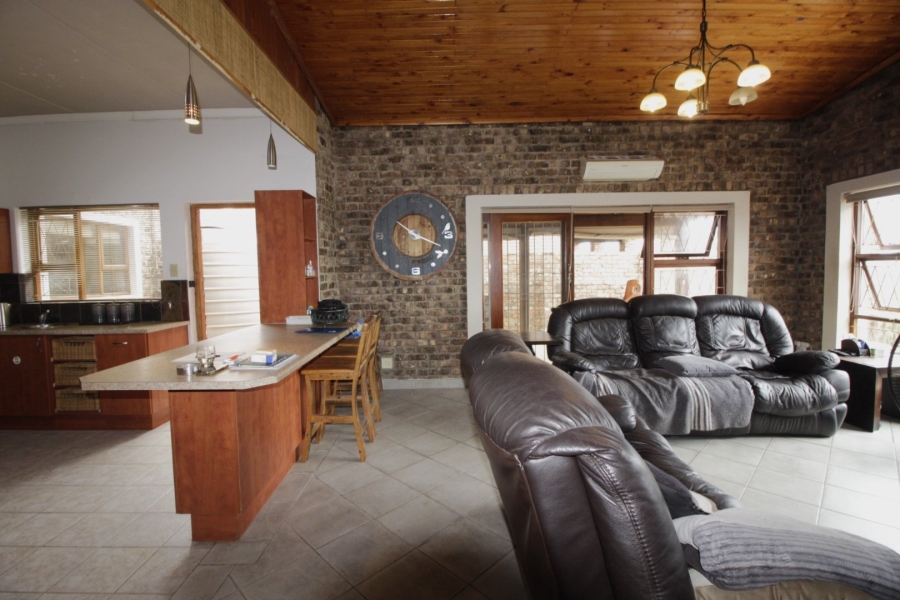 4 Bedroom Property for Sale in Noorsekloof Eastern Cape